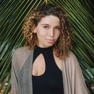 Meet your Posher, Caroline